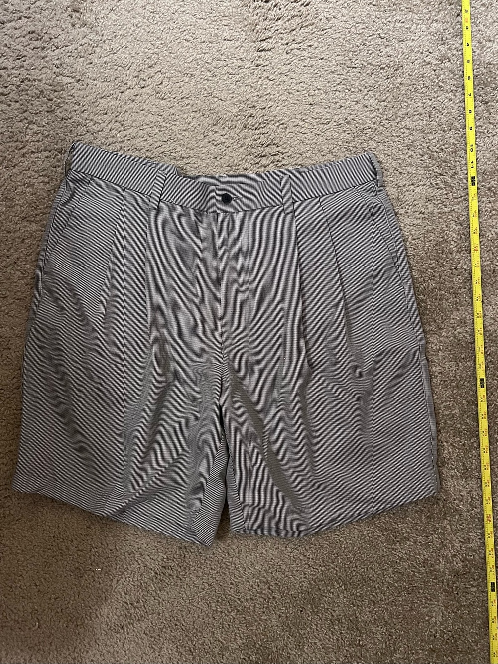 Roundtree & Yorke Gray Flat Front Men's Shorts Size 38x9